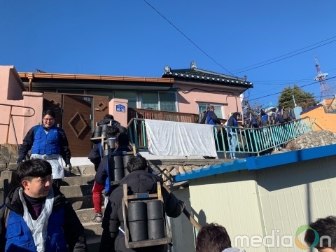 아마노코리아, 연말연시 소외계층 위한 사랑의 손길 전해