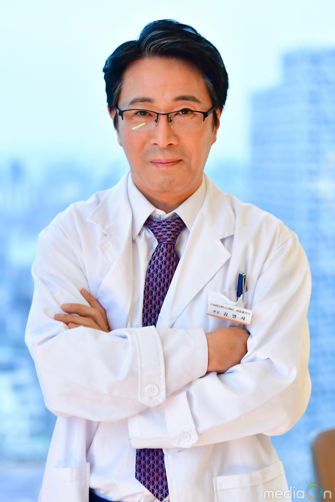 빅이슈, 조덕현, 극중 의사 김원장역, 주진모와 한예슬 뒤흔든다!